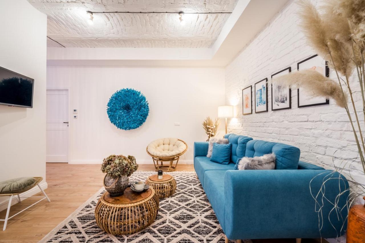 Roomli Boho Chic Apartment